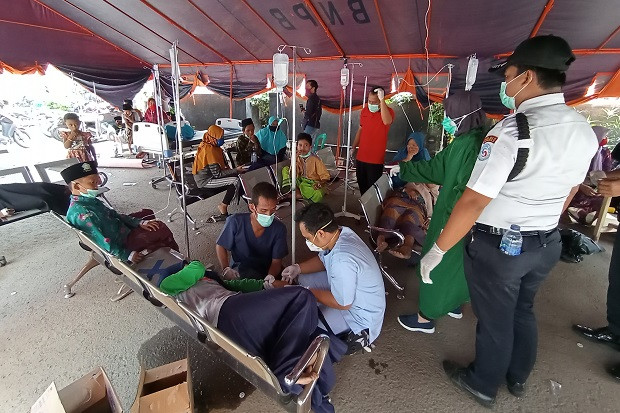 Ratusan Santri Pesantren...