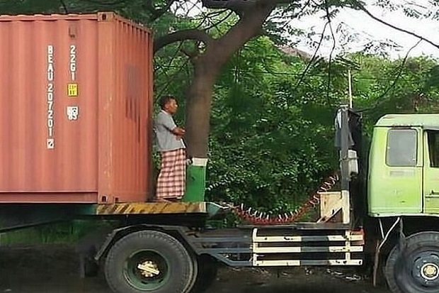 Truk Gandeng Kembali...