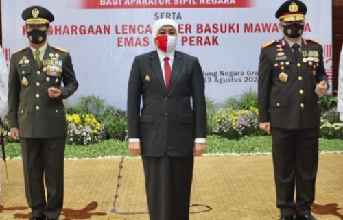 Khofifah Ajak Warga...
