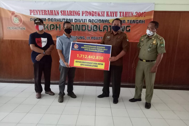Perhutani Bagikan Sharing...