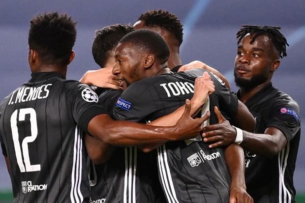 Lyon ke Semifinal Liga...