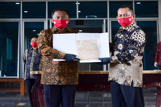 Naskah Proklamasi Tulisan...