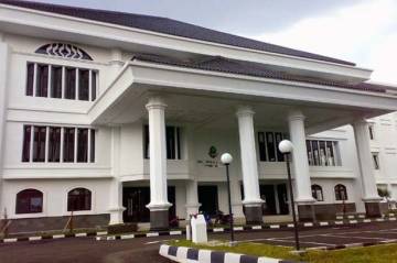 Puluhan Pegawai-Anggota...