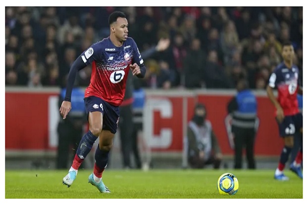 Arsenal Dapatkan Bek...