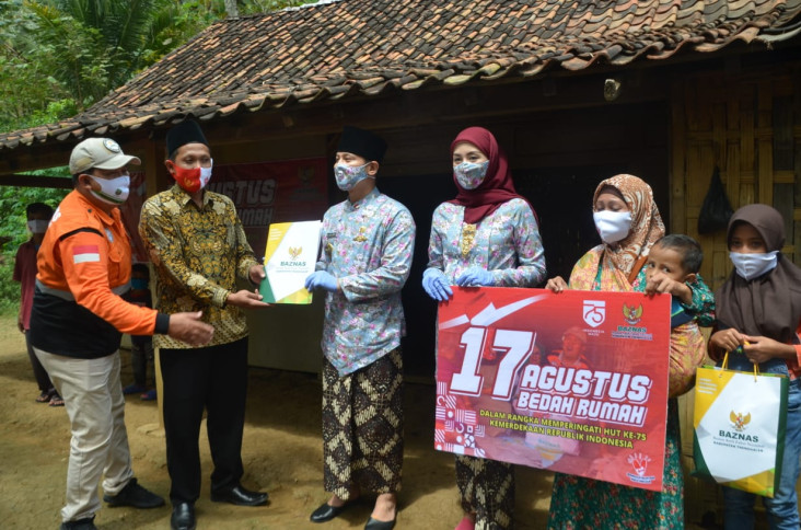 Bupati Nur Arifin Salurkan...