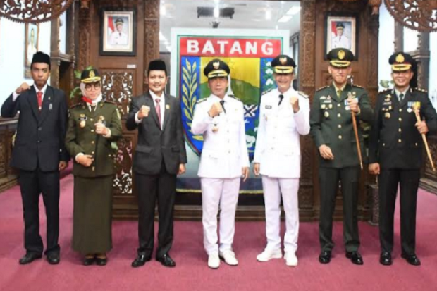 Upacara Peringatan HUT...