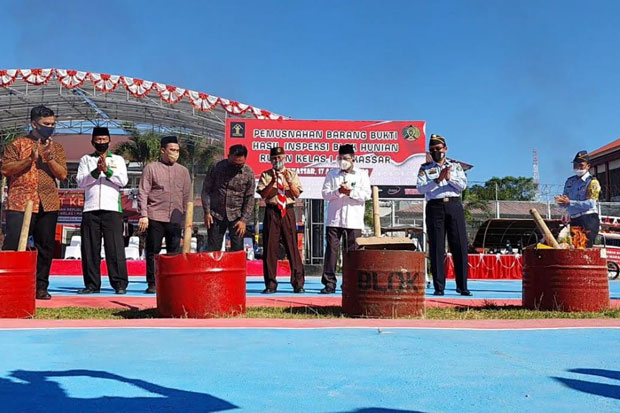 Rutan Makassar Musnahkan...