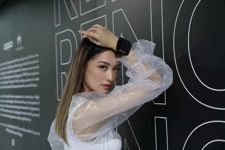 Penjualan Perdana Oppo...