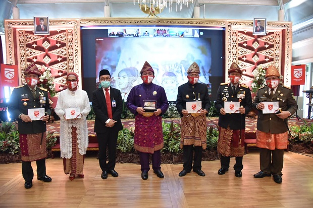 Gubernur Sumsel Hadiri...