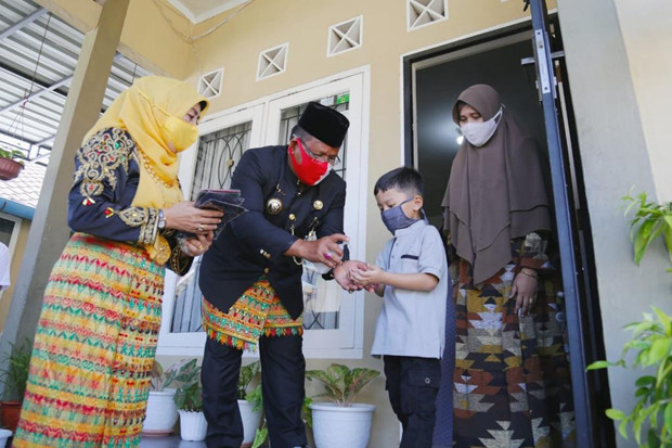 Gebrak Masker, Cara...