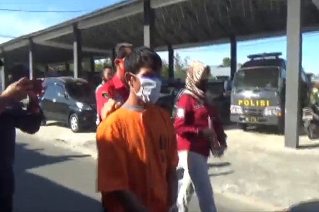 Tukang Pijat di Kapuas...