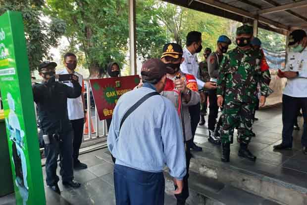 Polres Jaksel Bagikan...