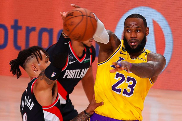 Rekor LeBron James Warnai...