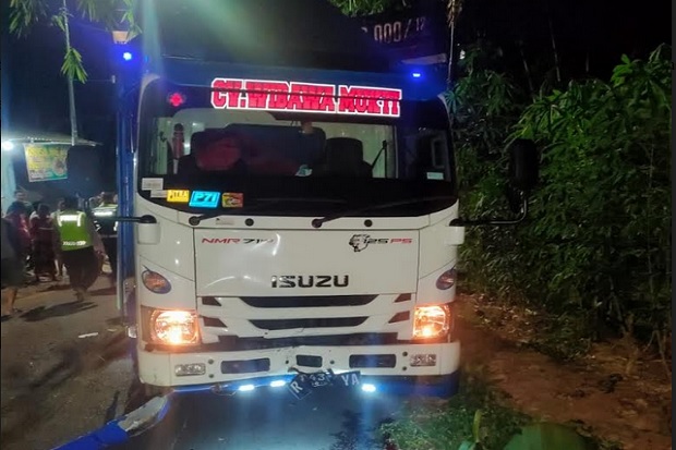 Gagal Nyalip Kendaraan,...