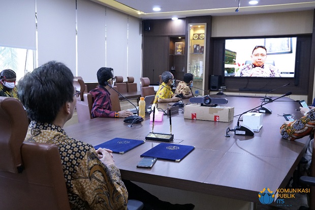 ITS Gandeng Industri...