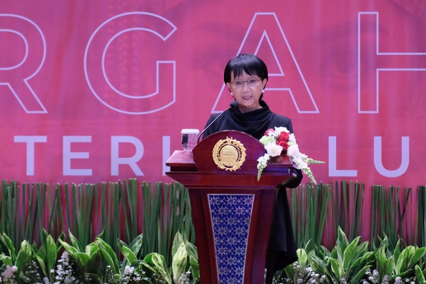 Menlu RI Singgung Masalah...