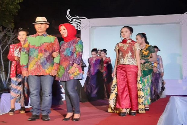 Libatkan desainer dan...