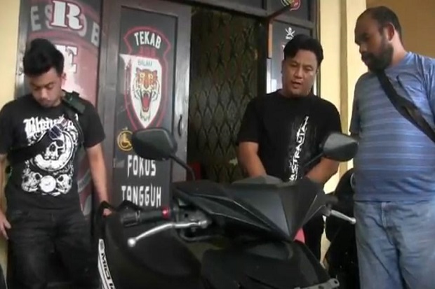 Dipecat dari Brimob,...