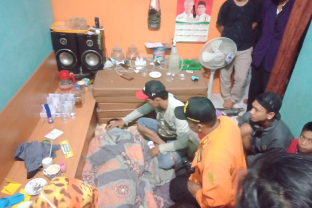 20 Jam Tenggelam di...