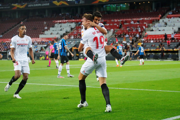 Kalahkan Inter, Sevilla...