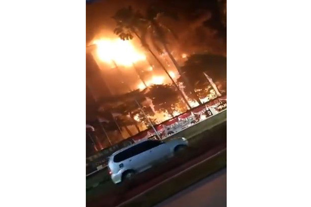 Gedung Kejagung Terbakar,...