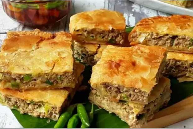 Mencicipi Gurihnya Martabak...