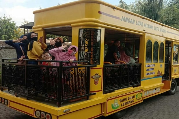 Ayo Naik Kelinci, Menikmati...