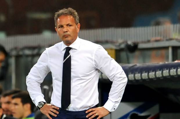 Pelatih Bologna Sinisa...