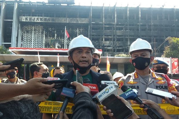 Ungkap Kebakaran di...