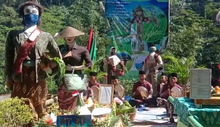 Sedekah Bumi dan Parade...