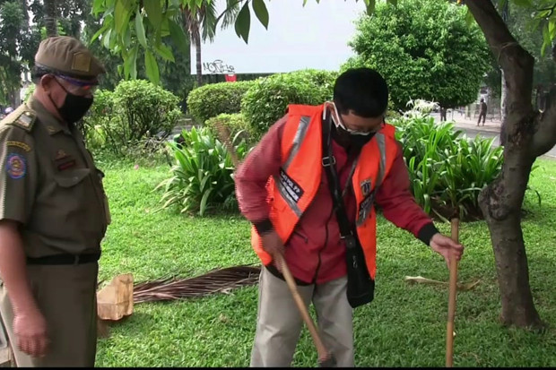 Tak Kenakan Masker,...