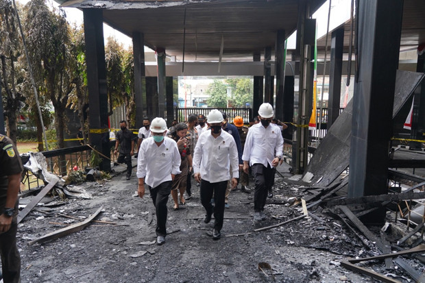 Usut Kebakaran Gedung...