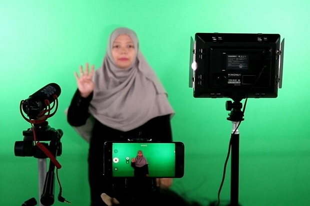 UI Kembangkan Aplikasi...