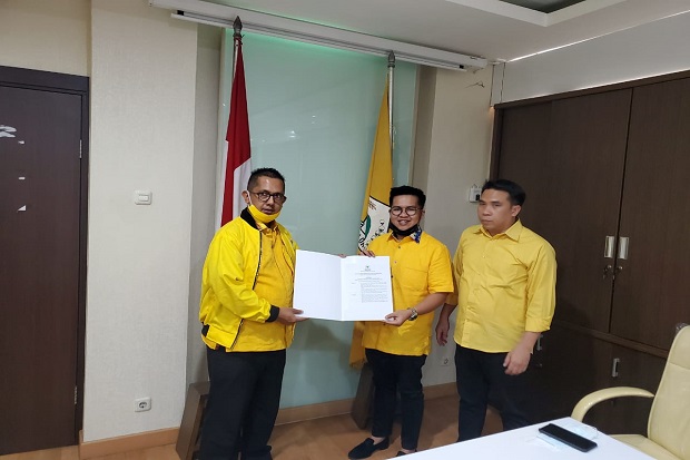 Golkar : Rendi, Kader...