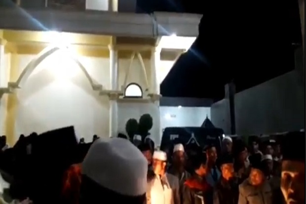 Santri Ditangkap, Warga...