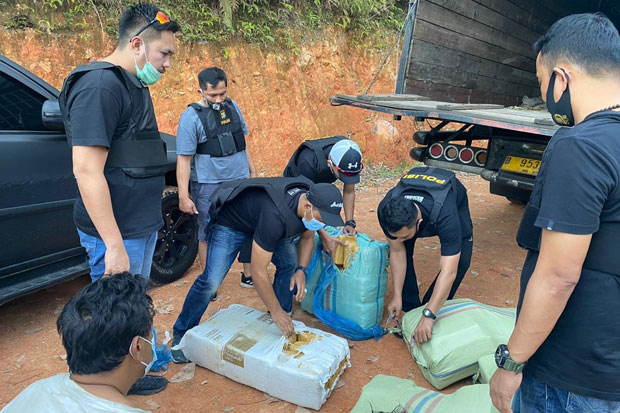 Polres Jakbar Gagalkan...