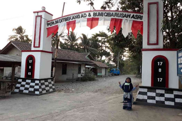September, Ratusan Jalan...