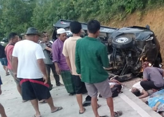 Mobil Jalur Wisata Negeri...