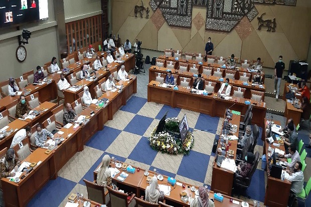 Gelar Rapat BLT di DPR,...