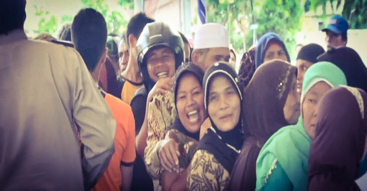 Pembagian Bantuan Sosial...