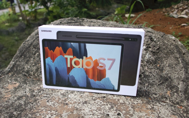 Unboxing Galaxy Tab...