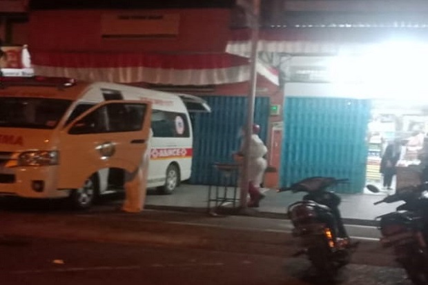 Malam-malam Satu Keluarga...