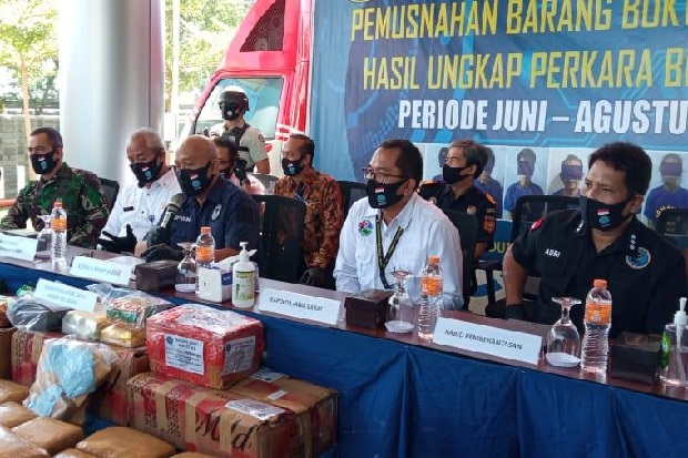 Selama Pandemi COVID-19,...