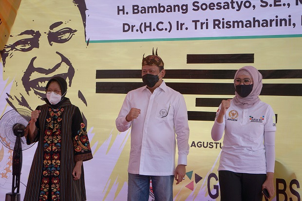 Puji Kemajuan Surabaya,...
