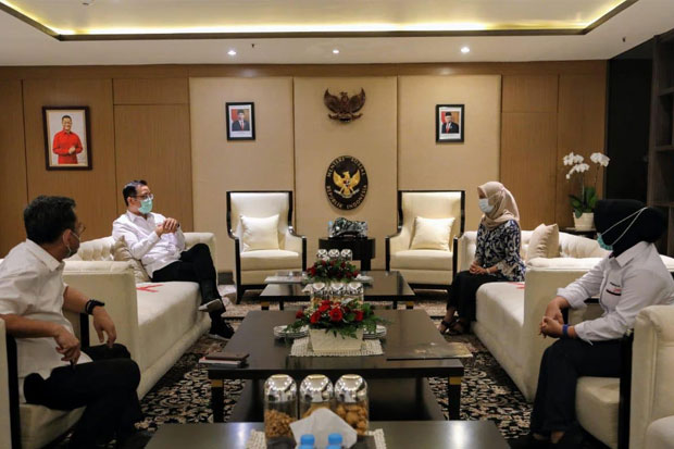 Temui Mensos, Indah...