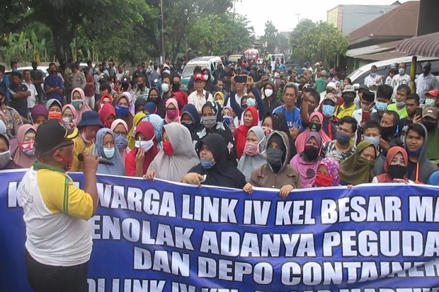 Ratusan Warga Martubung...