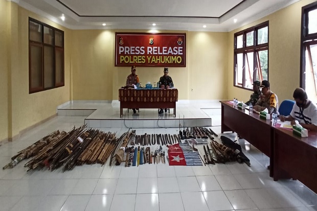 Buru Kelompok Bersenjata...