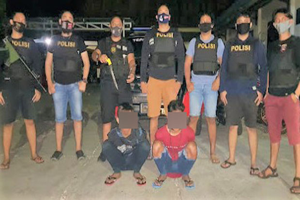 Kelayapan Malam Hari,...