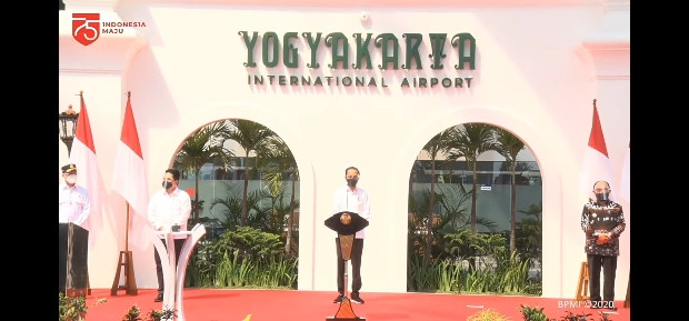 Resmikan Bandara Baru...