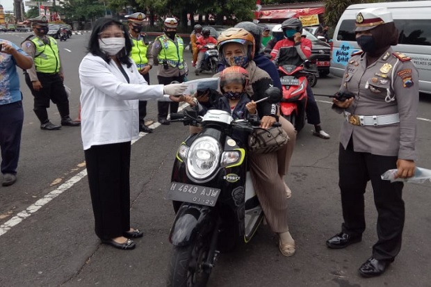 Ester Terawan Bagikan...